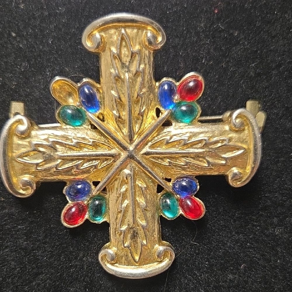 Elegant Gold and Multicolor Brooch